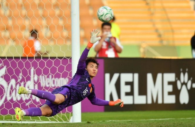 Thủ môn Li Hao của U23 Trung Quốc ăn mừng sau chiến thắng trước Uzbekistan