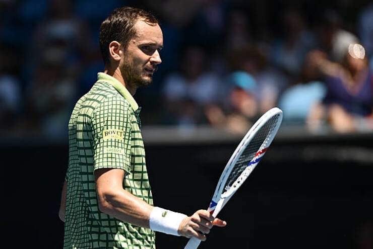 Daniil Medvedev thi đấu nỗ lực trước Jesper de Jong tại Australian Open