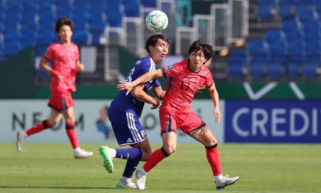 Các cầu thủ U23 Hàn Quốc nỗ lực tấn công trong những phút cuối trận