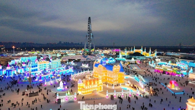 Hệ thống chiếu sáng thông minh tạo hiệu ứng lung linh ban đêm