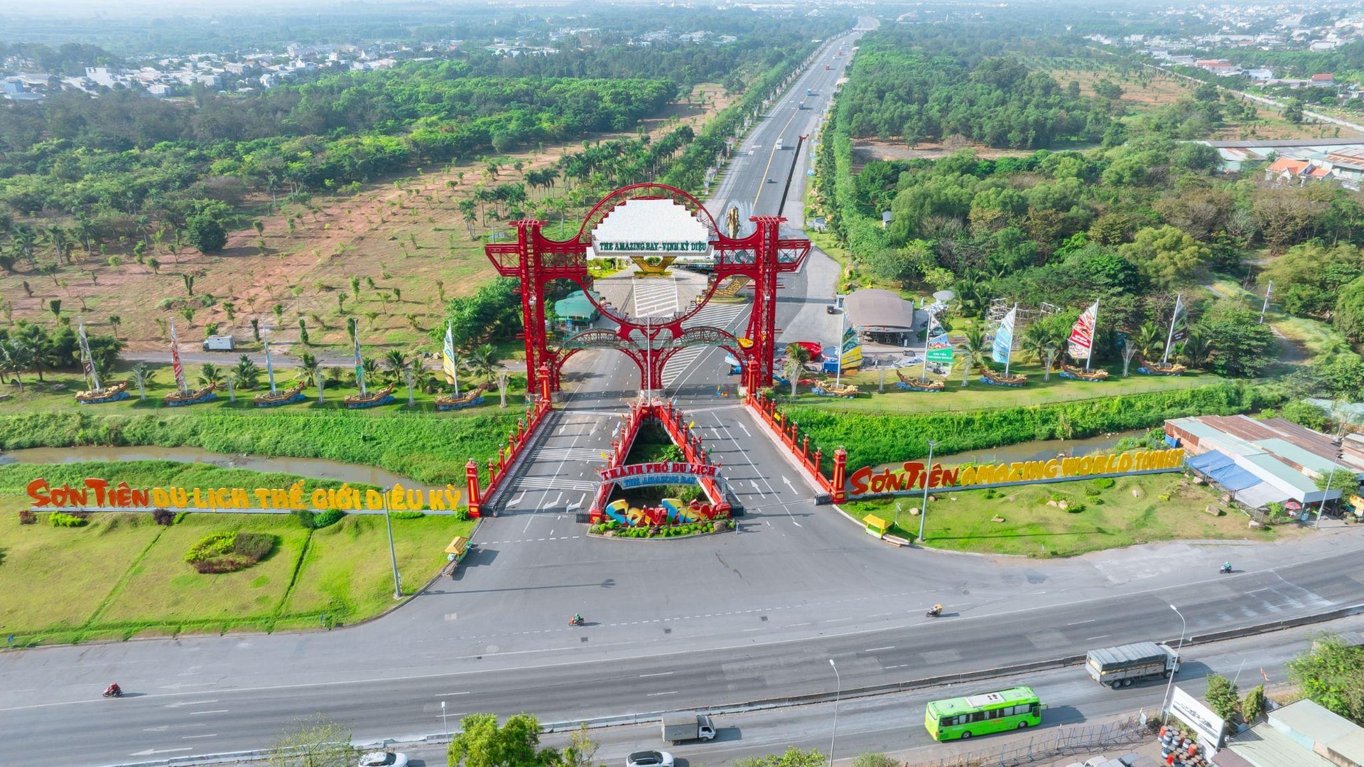 Thành phố du lịch Sơn Tiên nằm trên trục đường QL51 - Đồng Nai