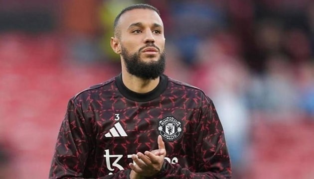 Sự trở lại của Mazraoui giúp Man Utd duy trì quyền kiểm soát bóng tốt hơn tại Emirates.