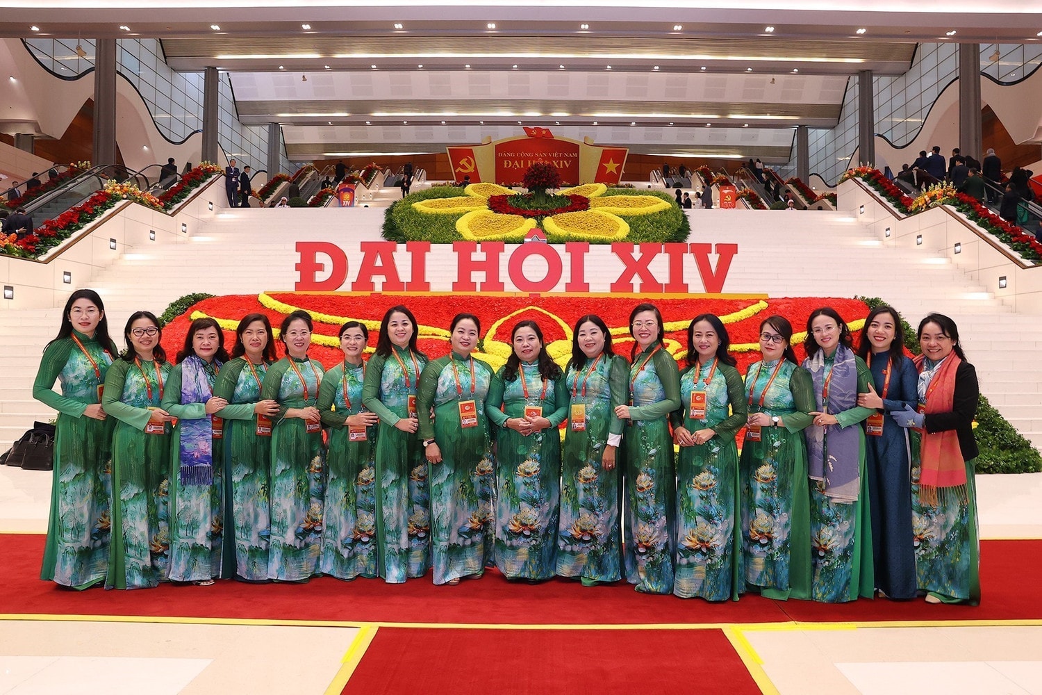 b46b001d7dfbd1627c527b65f18ee18ae4d3779459d07f15bdbc9bac4a20ca8-_vna-potal-dai-hoi-xiv-cua-dang-ngay-lam-viec-thu-tu-8544722.jpg