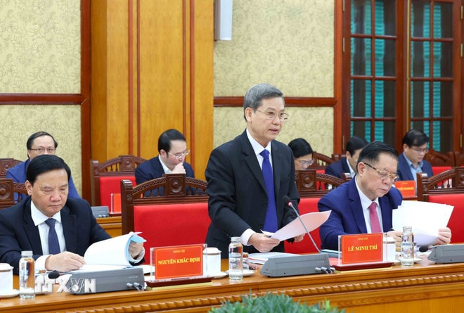 Đồng chí Lê Minh Trí trình bày báo cáo tại phiên họp thứ 29 BCĐ Trung ương về phòng, chống tham nhũng, lãng phí, tiêu cực. (Ảnh: Phương Hoa/TTXVN) ttxvn-bcd-trung-uong-ve-phong-chong-tham-nhung-lang-phi-tieu-cuc-20-2.jpg