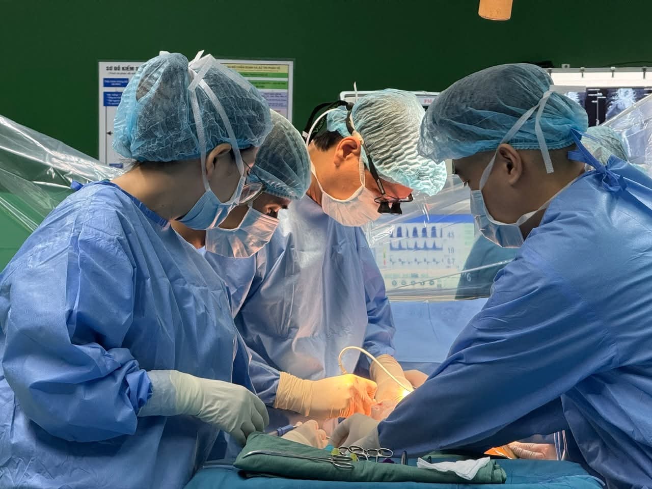 Ca ghép gan đầu tiên được triển khai tại Bệnh viện Đà Nẵng. Ảnh B.V