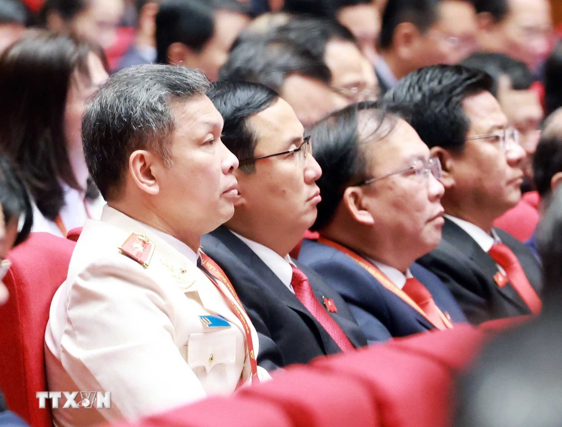 dai-hoi-dang-xiv-phien-thao-luan-tai-hoi-truong-ve-cac-van-kien-dai-hoi-23.jpg