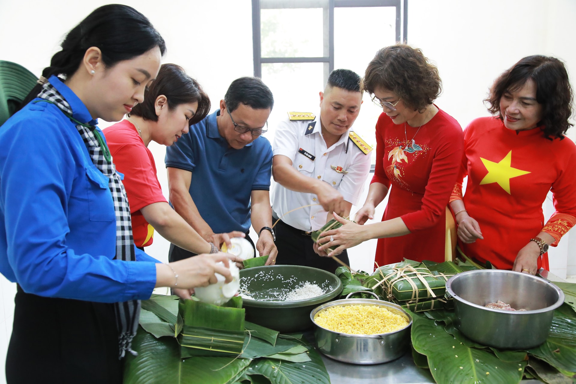 GOI BANH CHUNG DAO NAM DU
