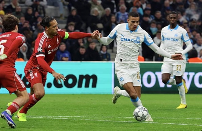 Các cầu thủ Liverpool ăn mừng chiến thắng thuyết phục trước Marseille tại Champions League.