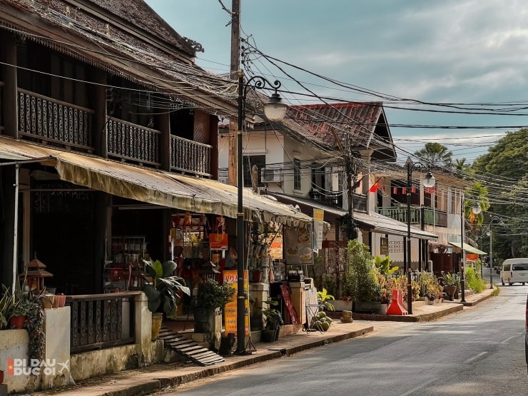 Những con phố bình yên ở Lào