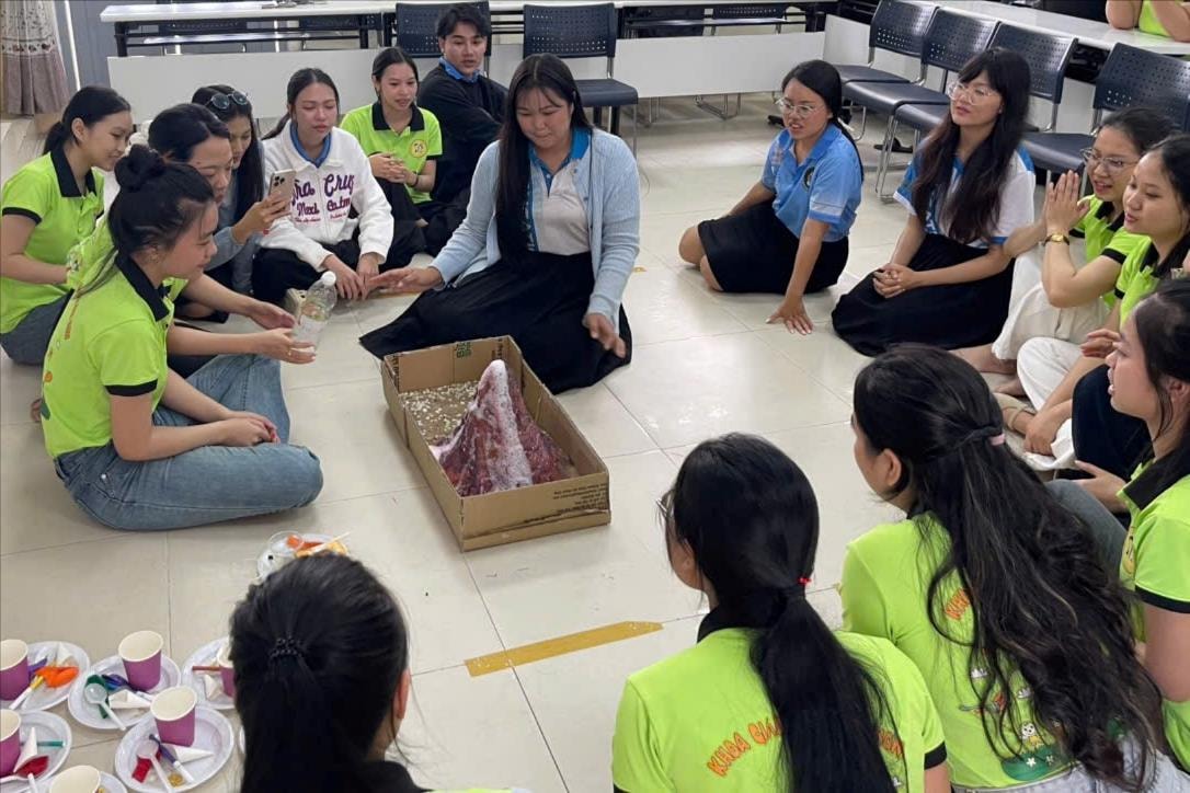 Sinh viên Trường Đại học Udon Thani Rajabhat tham gia một giờ học tại Khoa giáo dục Tiểu học – Mầm non, Trường Đại học Sư phạm Đà Nẵng.