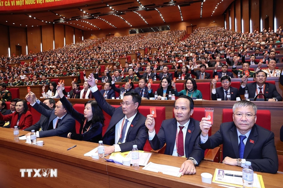 dad20da41af9b6843baf0aa24dfd57111e811a4b44265e78-_ttxvn-dai-hoi-xiv-cua-dang-bau-ban-chap-hanh-trung-uong-khoa-xiv-8546126-4 (1)