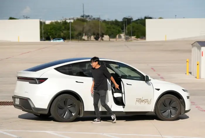 Robot hình người Optimus của Tesla chia sẻ chung nền tảng công nghệ AI với hệ thống FSD
