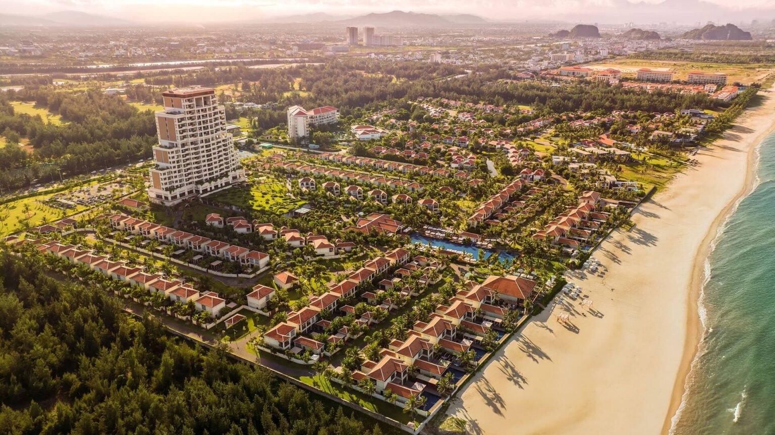 fusion-resort-villas-da-nang-khu-nghi-duong-dau-tien-tai-viet-nam-dat-chung-nhan-diem-den-du-lich-cham-soc-suc-khoe-2-1536x862.jpg
