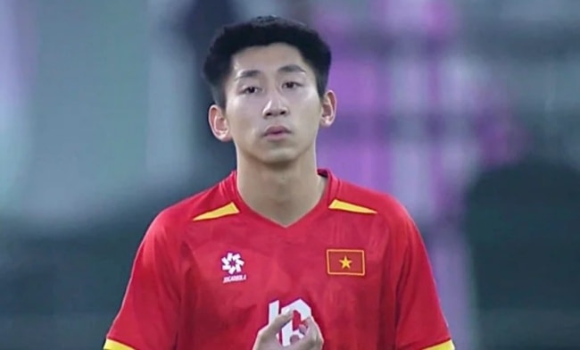 Trung vệ Nguyễn Nhật Minh thi đấu bền bỉ trong màu áo U23 Việt Nam tại giải châu Á