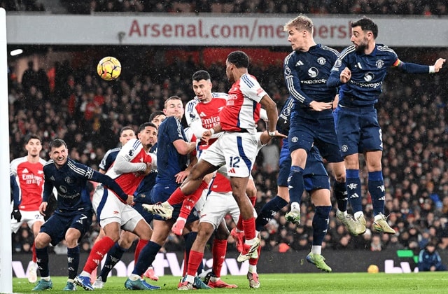Trận đại chiến giữa Arsenal và Manchester United luôn căng thẳng.