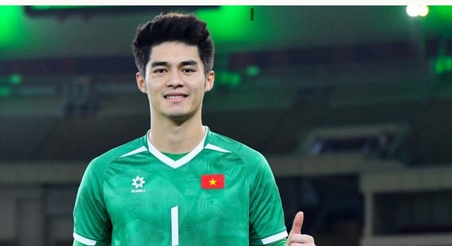 Thủ môn Trần Trung Kiên trong màu áo U23 Việt Nam tại giải châu Á