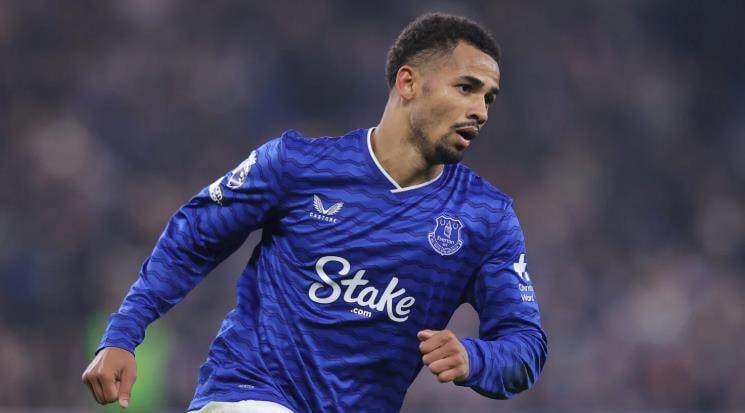Iliman Ndiaye đang khoác áo Everton nhưng hiệu suất ghi bàn vẫn chưa thể sánh bằng Mbeumo hay Cunha.