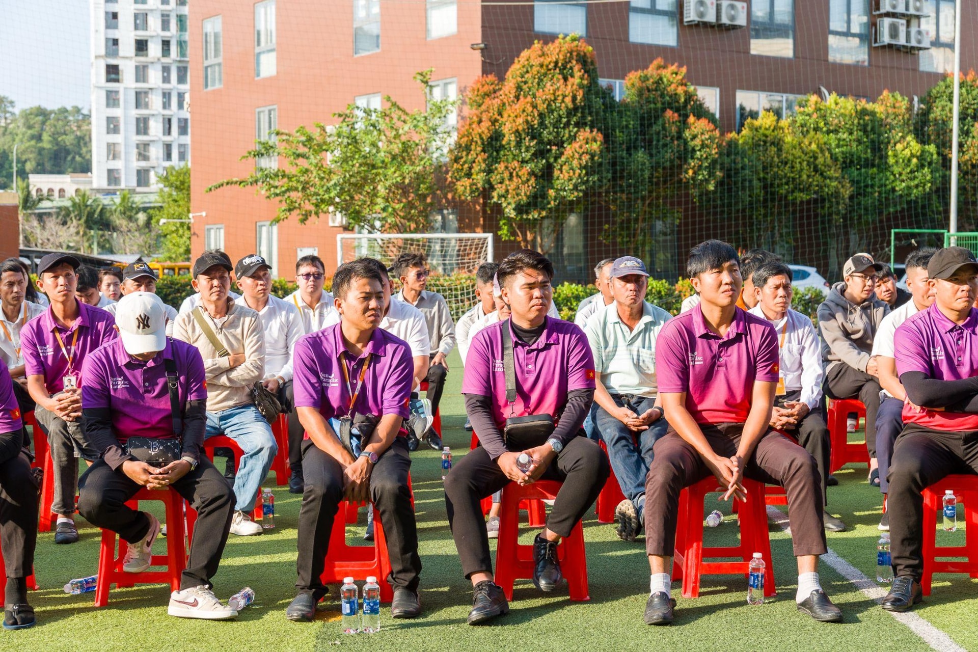 Hàng trăm tài xế phục vụ cư dân và du khách tại Thị trấn Hoàng Hôn tham gia Chương trình Đào tạo Tài xế sáng 28/01/2026.