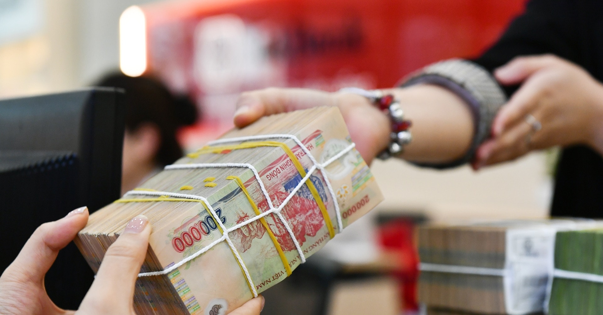 Biến động lãi suất ngân hàng tại ACB và Saigonbank ngày 28/1/2026