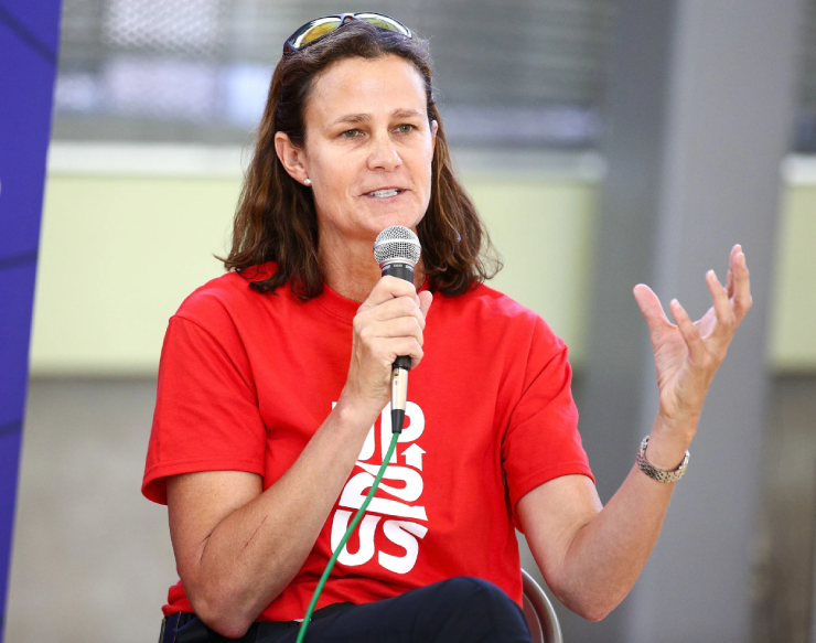 Huyền thoại quần vợt Pam Shriver người đã đứng ra tố cáo các hành vi sai phạm của huấn luyện viên