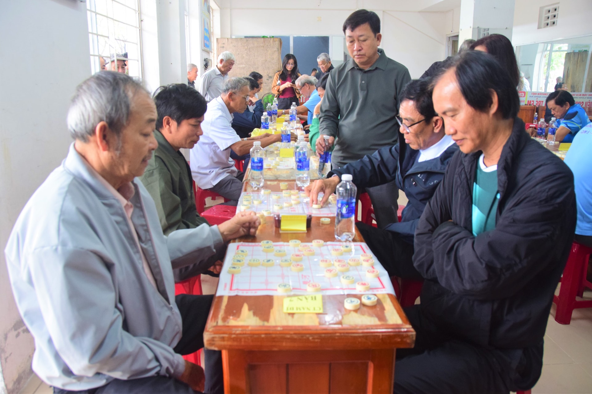Môn cờ tướng diễn ra hấp dẫn. Ảnh: THÀNH DANH