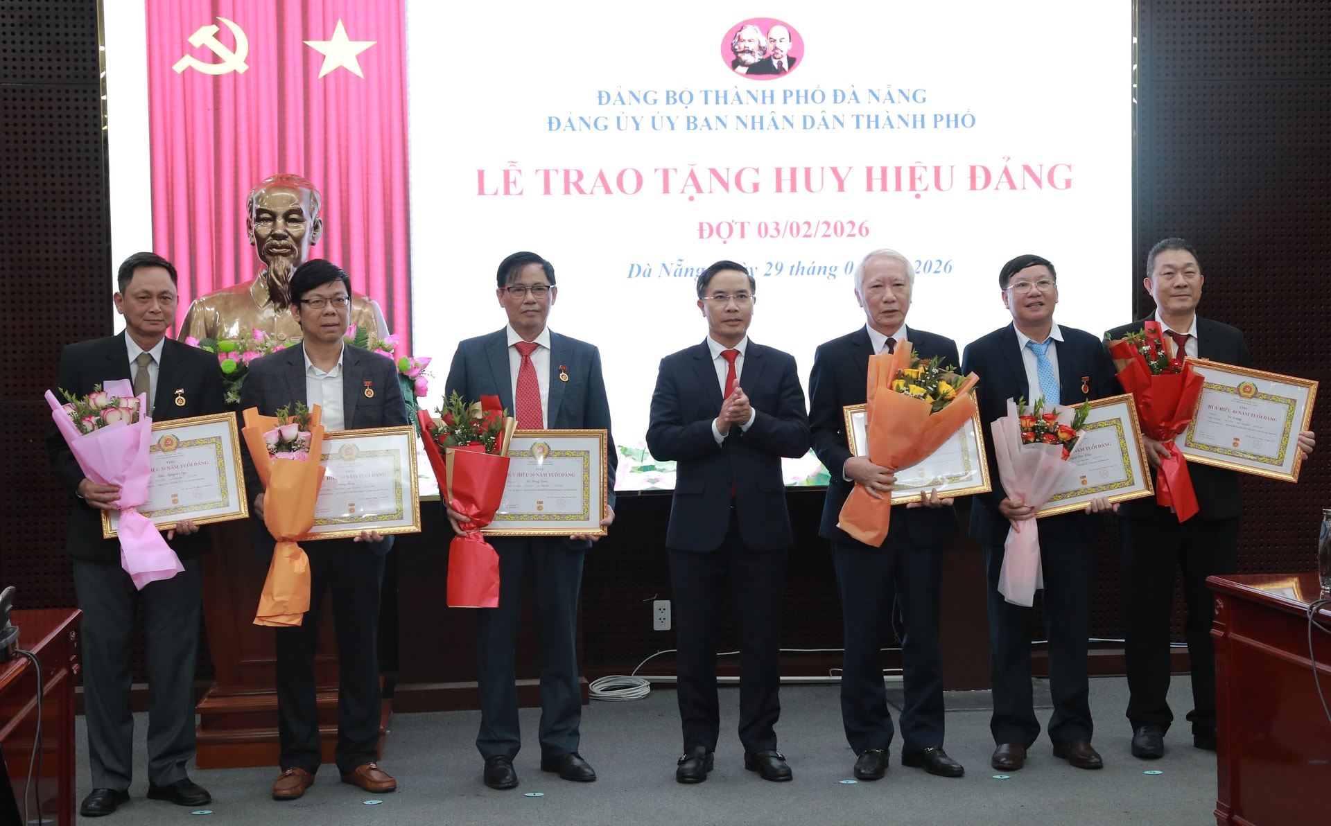 HUY HIEU 40 NAM