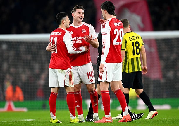 Arsenal duy trì phong độ hủy diệt với 8 chiến thắng liên tiếp tại đấu trường châu Âu.