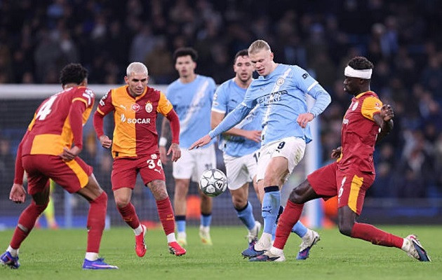 Manchester City giành chiến thắng quan trọng trước Galatasaray để trụ lại top 8.