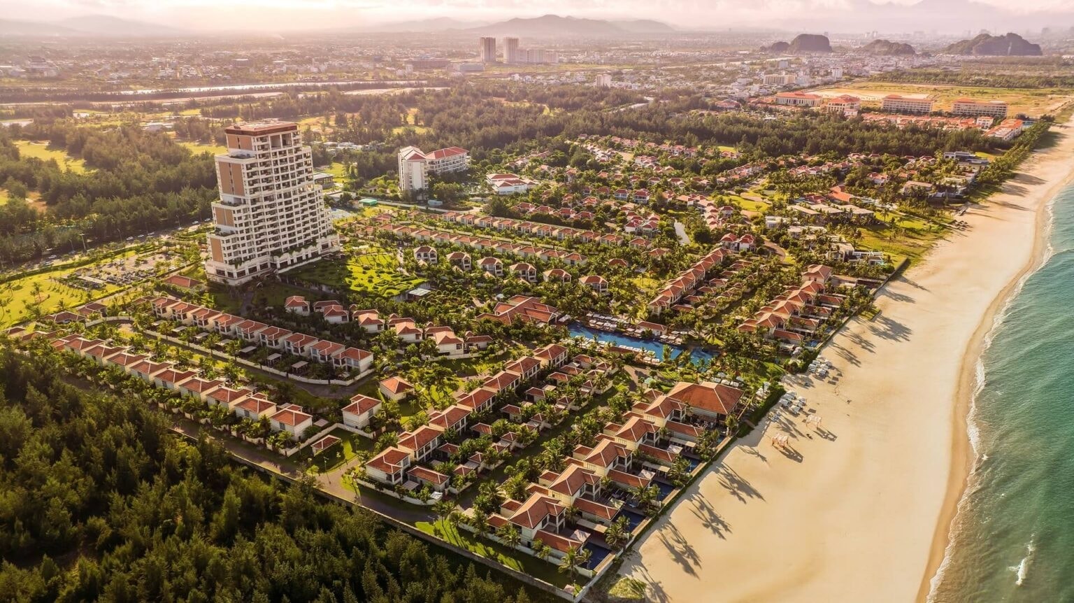 fusion-resort-villas-da-nang-khu-nghi-duong-dau-tien-tai-viet-nam-dat-chung-nhan-diem-den-du-lich-cham-soc-suc-khoe-2-1536x862.jpg