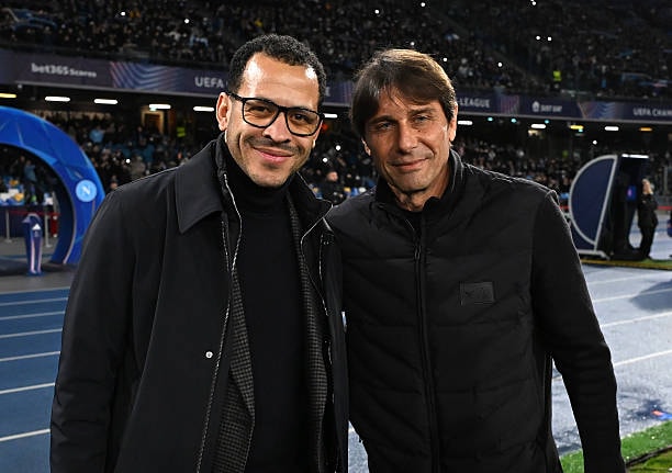 Liam Rosenior vừa khiến Antonio Conte nếm mùi chiến bại.