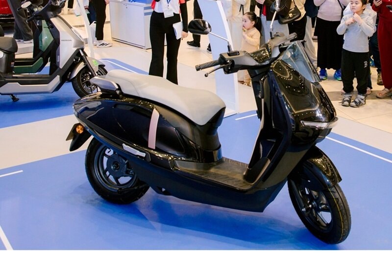 Xe máy điện Honda UC3 với thiết kế hiện đại phong cách maxi-scooter tại Việt Nam