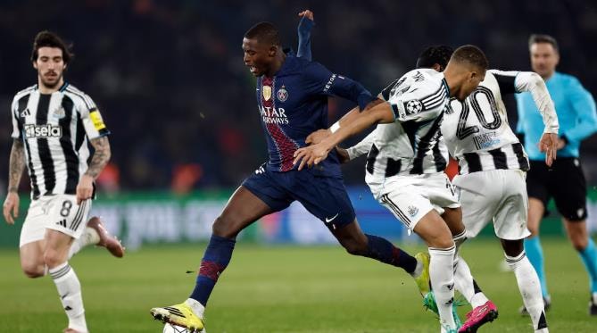 Newcastle United là đội bóng Ngoại hạng Anh duy nhất phải đá vòng play-off Champions League.