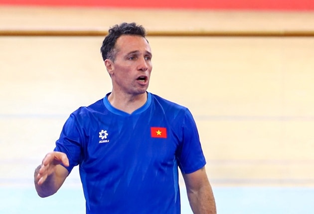 HLV ĐT futsal Việt Nam đặt mục tiêu đánh bại Thái Lan.