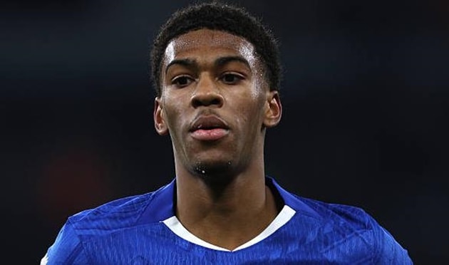 Josh Acheampong đang đứng trước cơ hội lớn để thể hiện năng lực trong đội hình chính Chelsea.