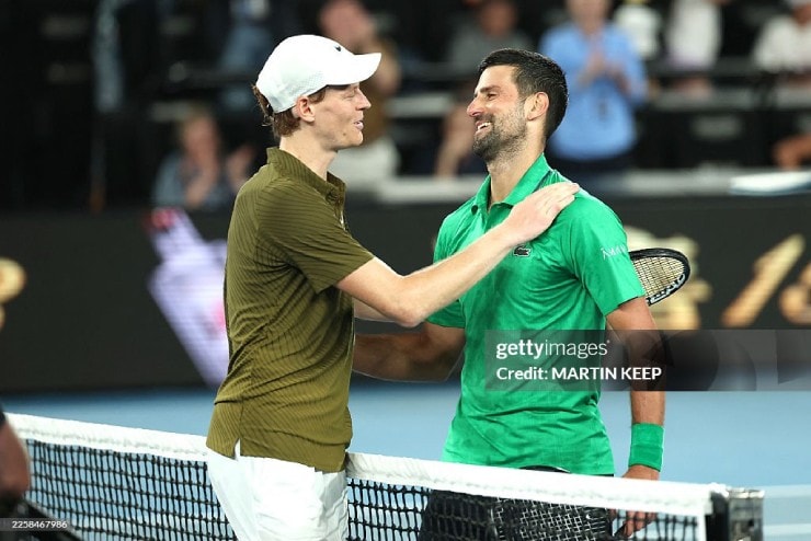 Djokovic ăn mừng chiến thắng nghẹt thở trước Sinner tại bán kết Australian Open