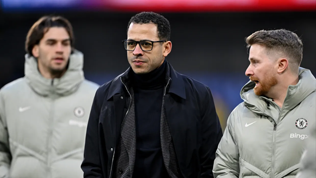 HLV Rosenior thực sự gặp khó trong việc đưa Jacquet về Chelsea.