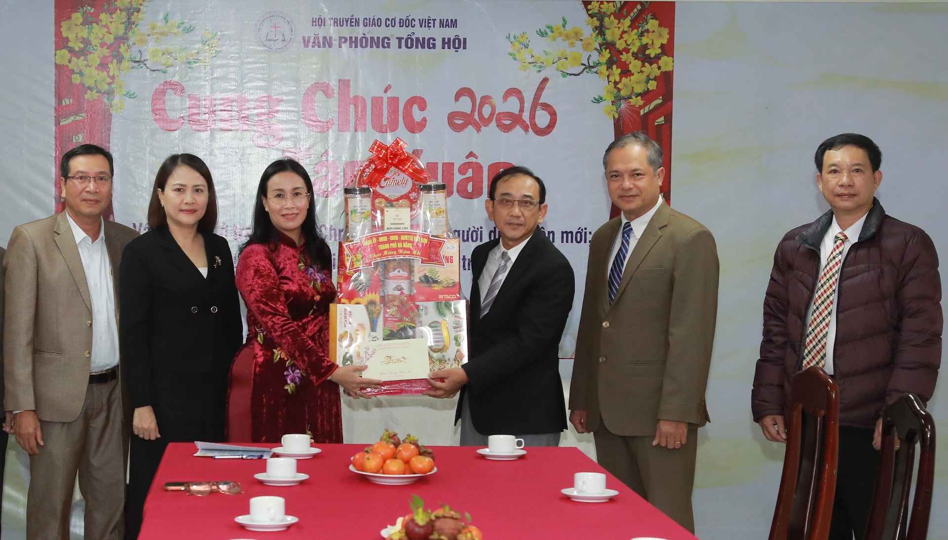 Lãnh đạo thành phố Đà Nẵng thăm, chúc Tết Ban Trị sự Tổng hội, Hội Truyền giáo Cơ đốc Việt Nam. Ảnh: ĐẮC MẠNH