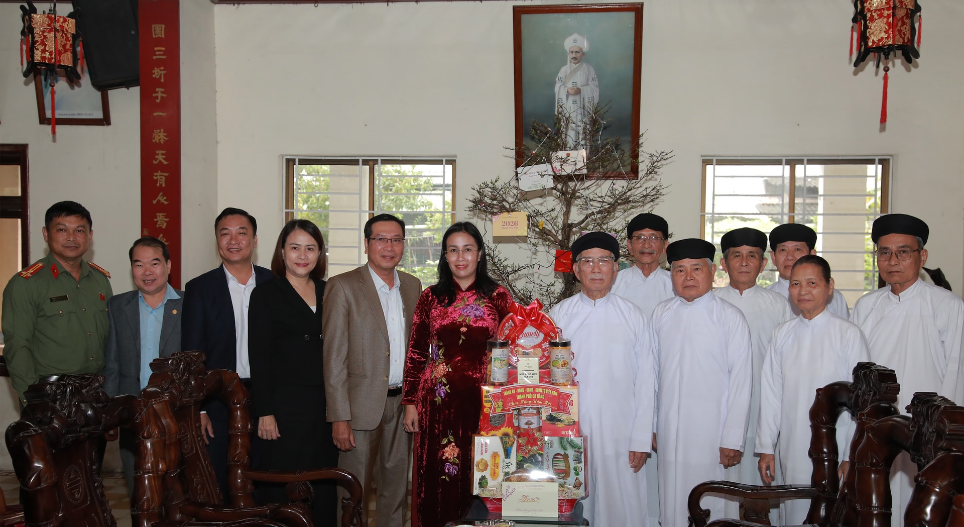 Lãnh đạo thành phố Đà Nẵng thăm, chúc Tết Hội thánh Truyền giáo Cao Đài. Ảnh: ĐẮC MẠNH
