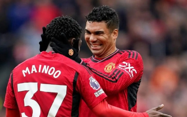 Man Utd sở hữu hàng tiền vệ mạnh mẽ trong trận gặp Fulham.