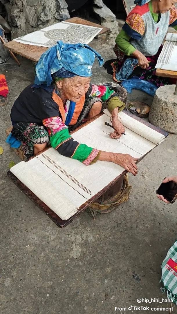 Bà cụ ở Hà Giang mến khách