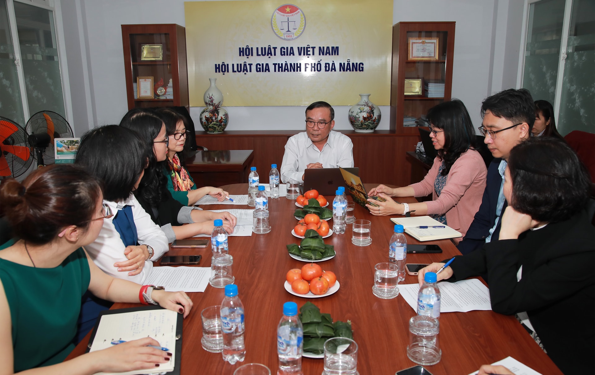 QUANG CANH LUAT GIA