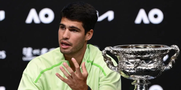 Carlos Alcaraz ăn mừng chức vô địch Australian Open 2026