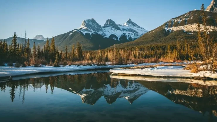 Phong cảnh thiên nhiên kỳ vĩ tại vùng Canmore, Canada