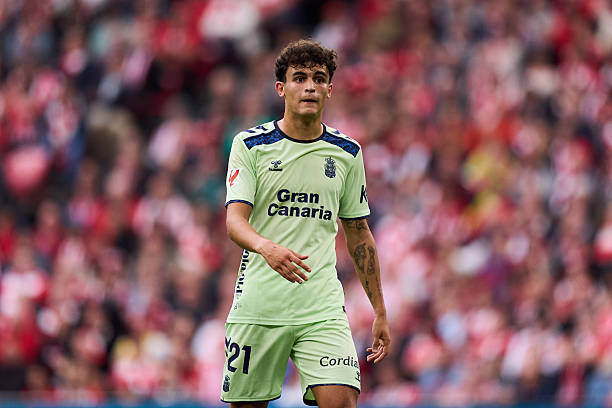 Stefan Bajcetic đối mặt với bóng ma chấn thương dai dẳng tại Liverpool.