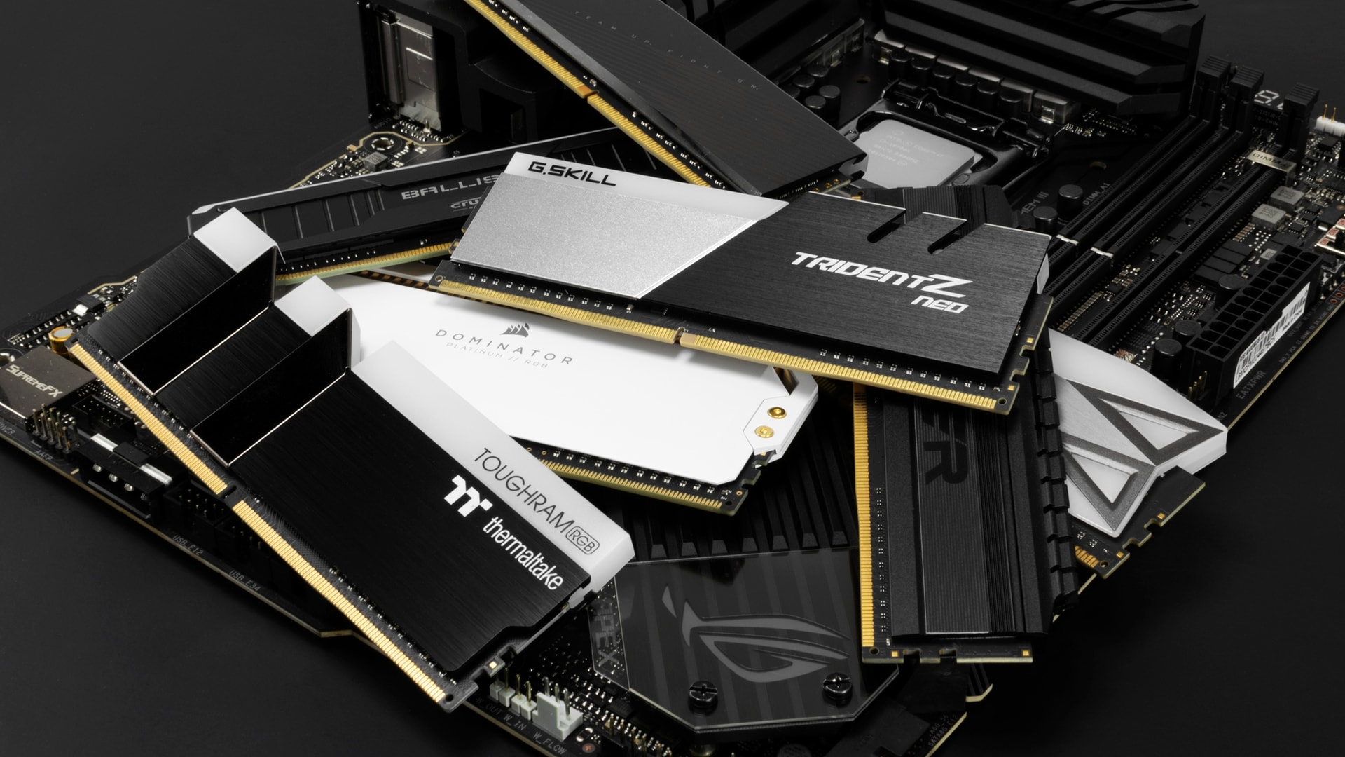 Giá RAM DDR5 chững lại tại châu Âu, Việt Nam vẫn tăng mạnh trong năm 2026