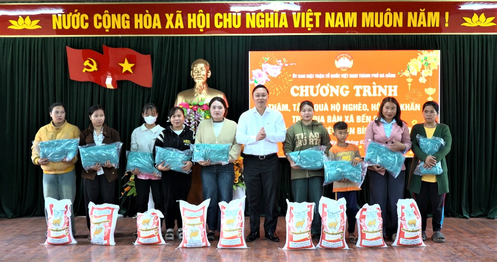 anh-thanh-trao-qua(1).jpg