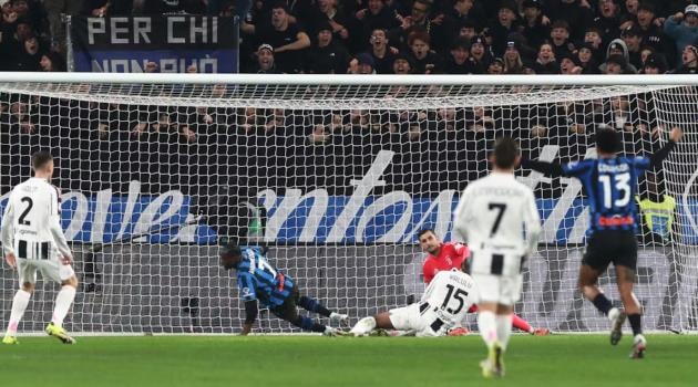 Atalanta ăn mừng tấm vé vào vòng bán kết Coppa Italia sau chiến thắng thuyết phục.