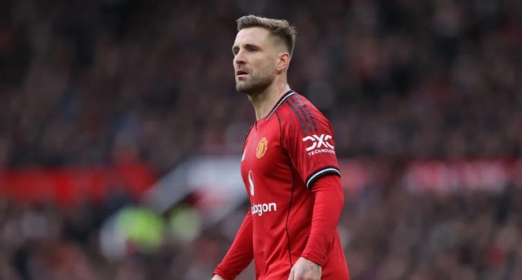 Hành lang cánh trái cần thêm nhân sự để giảm tải cho Luke Shaw.