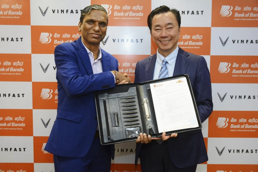 Lễ ký kết giữa VinFast và Bank of Baroda tại Mumbai, Ấn Độ
