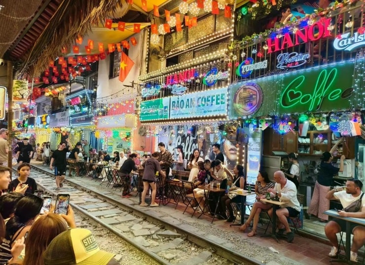 Hà Nội là điểm đến lý tưởng cho những ai yêu thích du lịch trải nghiệm với chi phí thấp.